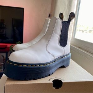 DR MARTENS 2976 SMOOTH LEATHER PLATFORM CHELSEA BOOTS (White) Size US7 W